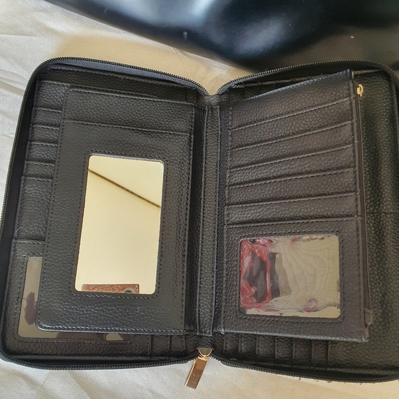 1 DAY SALE 🎉 | LARGE WALLET | Python Skin Clutch - Picture 11 of 16